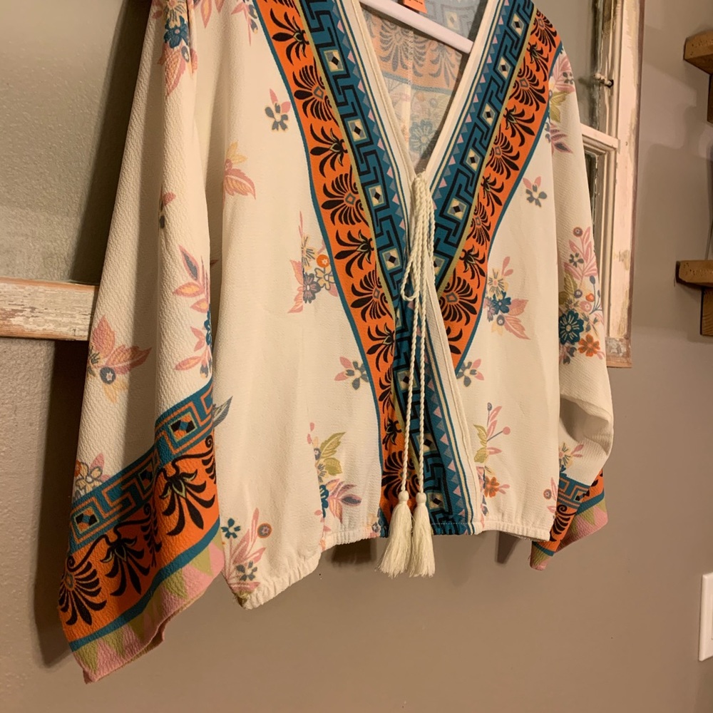 Boho Flowy Tie Front Blouse - Picture 6 of 6